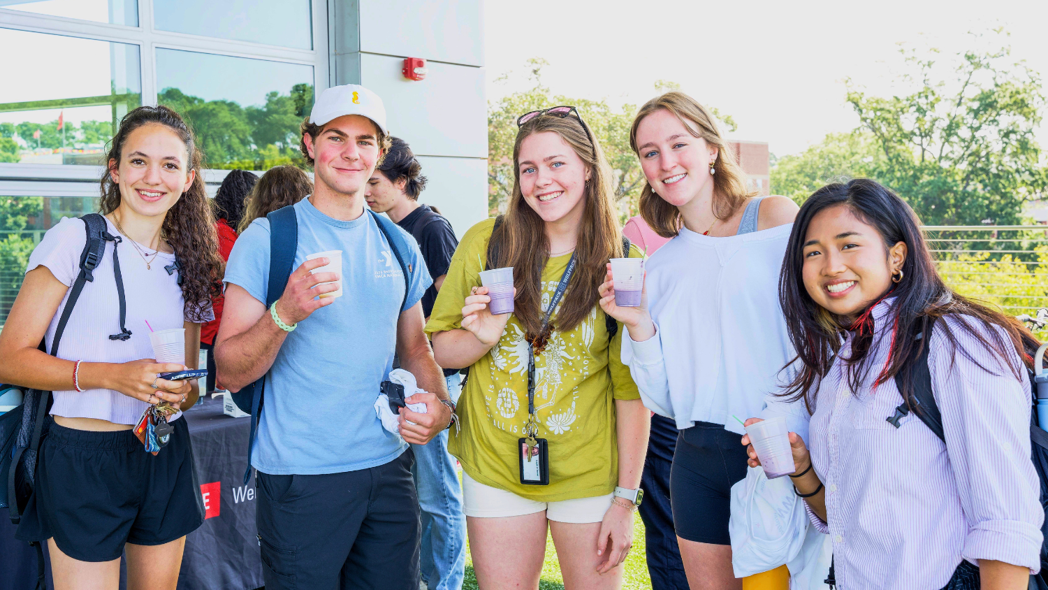 students at a sunshine and smoothies event